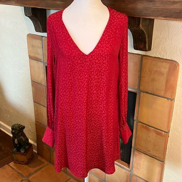 L’Academie, Size XS, Red Animal Print Long Cuffed Sleeve Mini Dress! - Picture 1 of 10